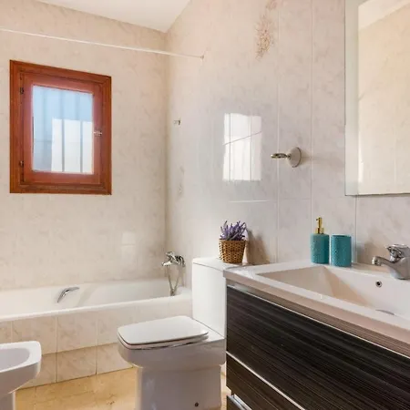 Cruz - Plusholidays Ifach