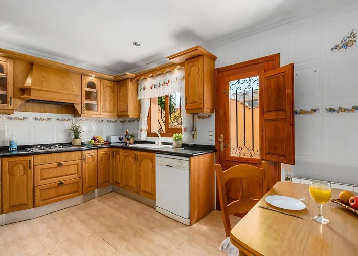 Cruz - Plusholidays Ifach