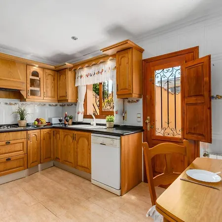 Cruz - Plusholidays Ifach