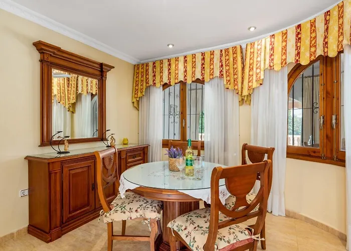 Cruz - Plusholidays * Ifach